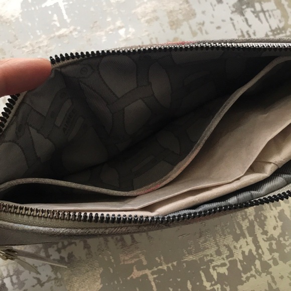 NWT Aimee Kestenberg Wristlet/Clutch -2ways 2wear! - Picture 4 of 8